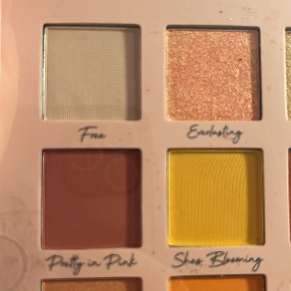 🎈SALE🎈🎀#24.MAKEUP BUNDLE🎀 - Picture 9 of 12